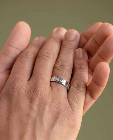 BRIGGS Gold Ring with 0.30ct Black Diamonds