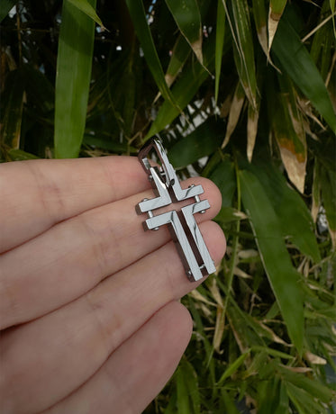 MINIMALIST Cross Pendant in Gold