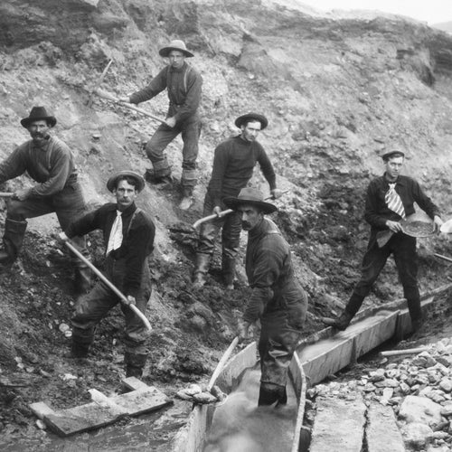 miners-pan-and-dig-for-gold-in-alaska-2