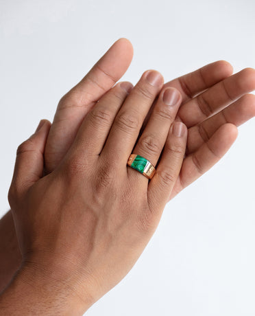 MONTANA Gold Signet Ring with Malachite