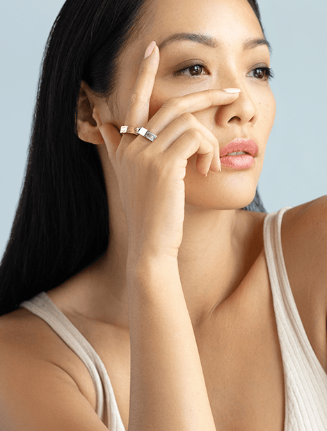 Matching Diamond Rings in Gold