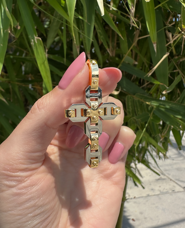BRIGGS Cross Pendant in Gold